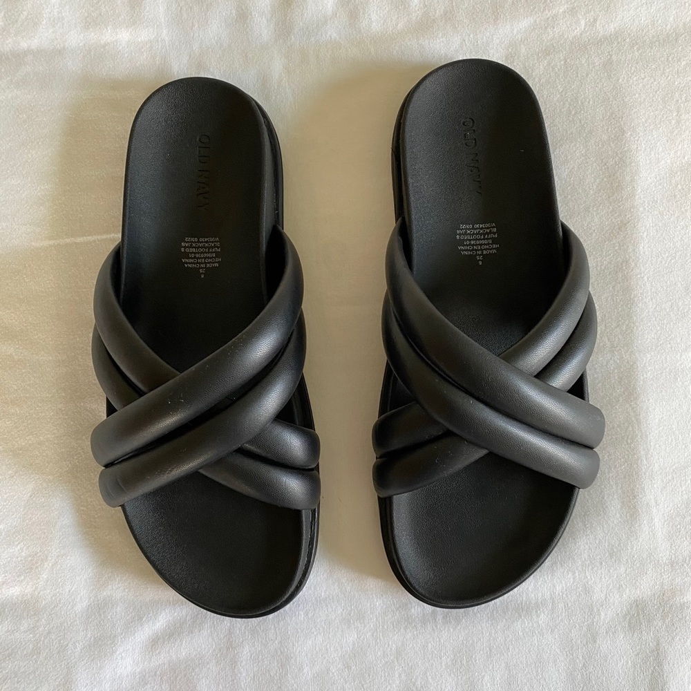 OLD NAVY Black Slippers